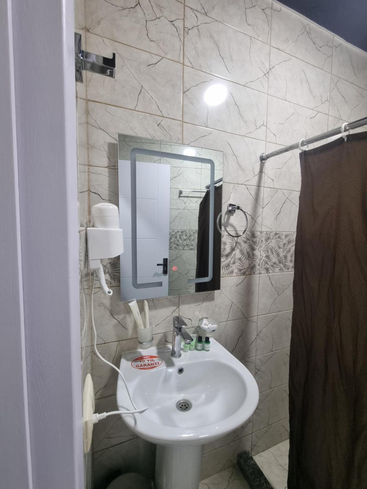 Mahali Hotel Батумі Екстер'єр фото