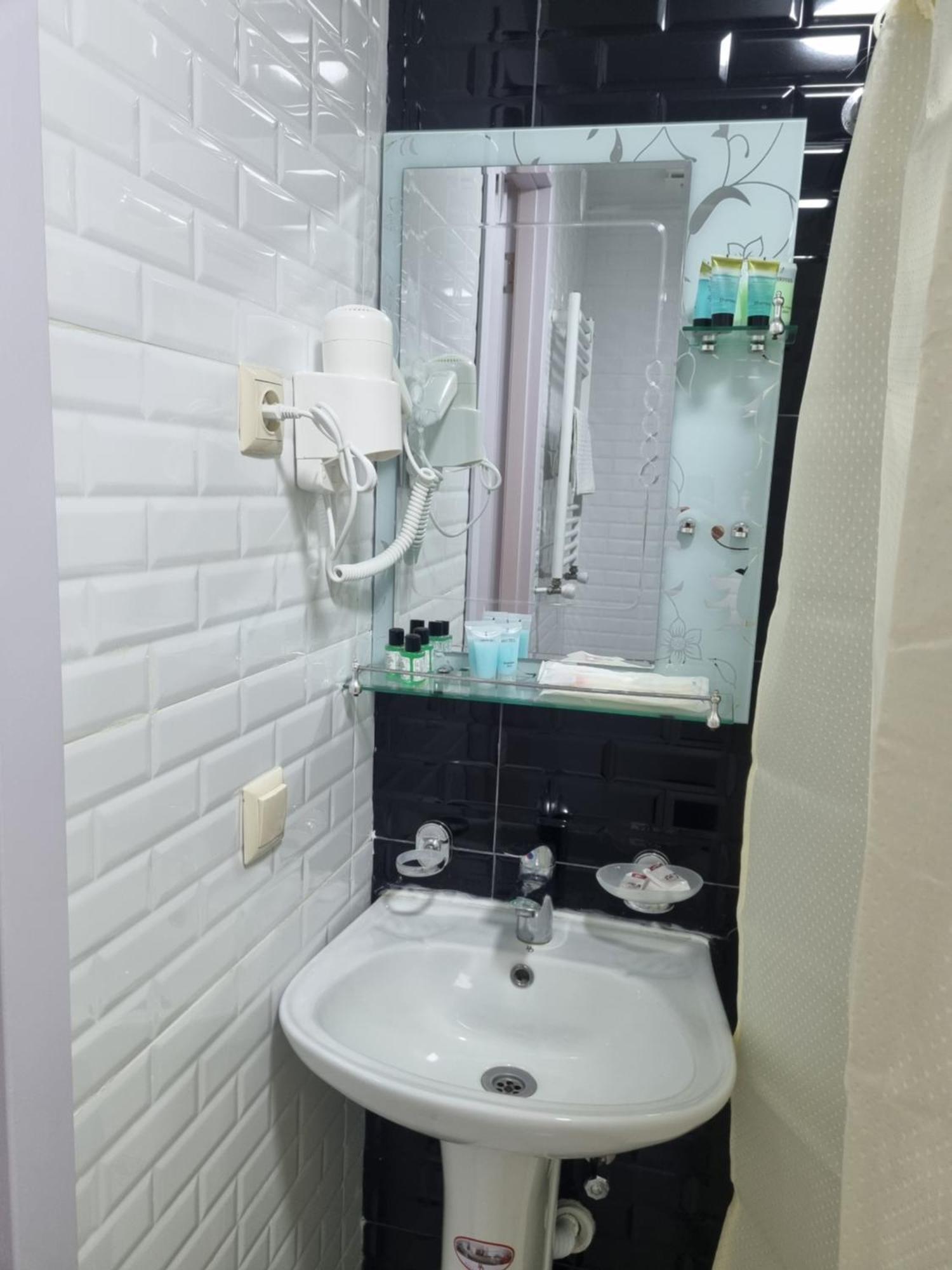 Mahali Hotel Батумі Екстер'єр фото